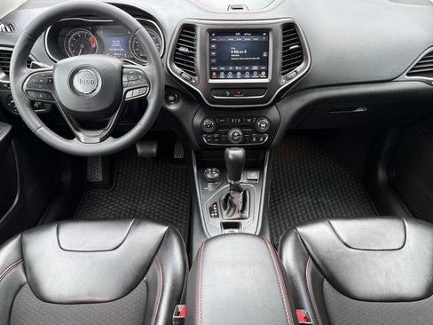 Used 2020 Jeep Cherokee Trailhawk AWD/4WD image 15