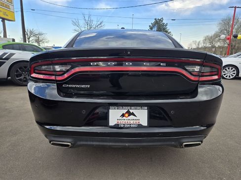 Used 2021 Dodge Charger SXT w/ Leather Interior Group image 5