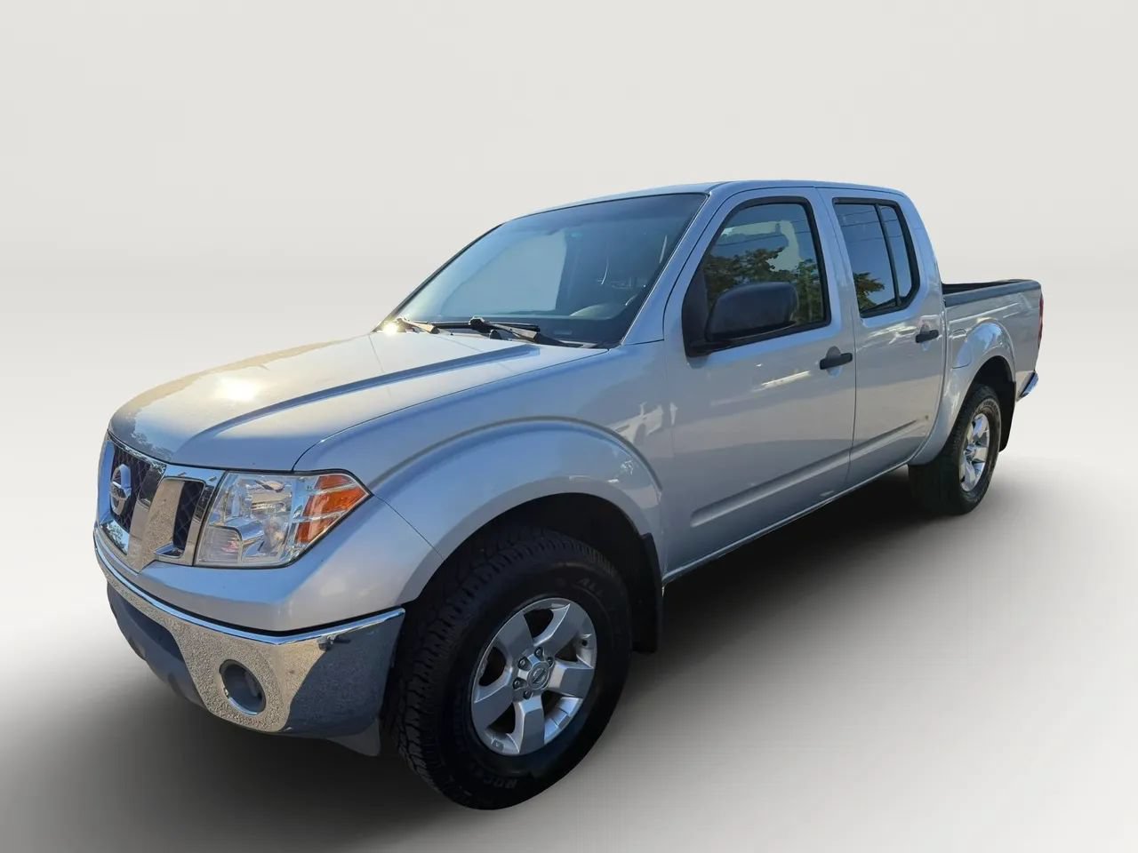 Used 2011 Nissan Frontier SV AWD/4WD image 8