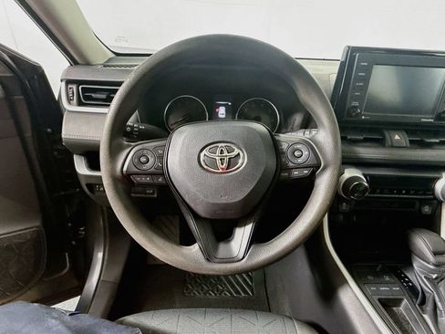 Certified 2022 Toyota RAV4 XLE w/ Convenience Package FWD image 11