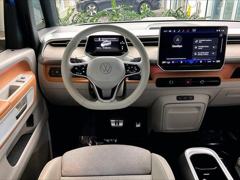 Used 2025 Volkswagen ID. Buzz 1st Edition image 6