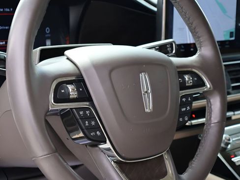 Used 2024 Lincoln Navigator Premiere AWD/4WD image 20