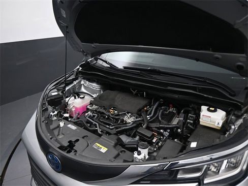 Used 2023 Toyota Sienna XLE image 33