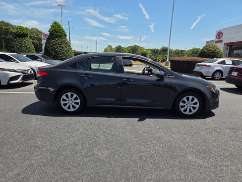 Certified 2025 Toyota Corolla LE w/ Convenience Package FWD image 13