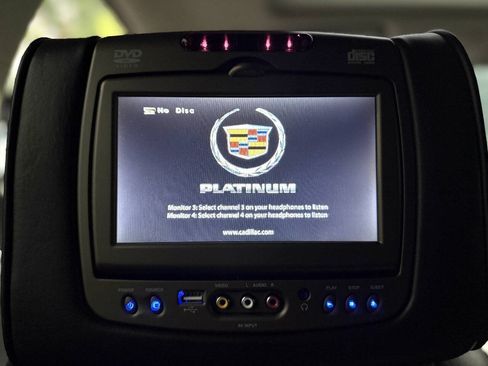 Used 2014 Cadillac Escalade Platinum AWD/4WD image 16