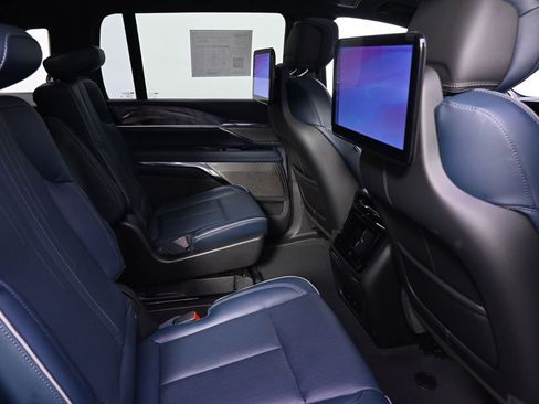 Certified 2025 Cadillac Escalade IQ Sport 2 AWD/4WD image 18