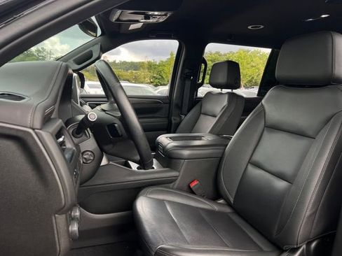 Used 2022 Chevrolet Suburban LT w/ Luxury Package AWD/4WD image 14