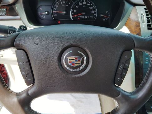 Used 2009 Cadillac DTS w/ Sun And Navigation Package FWD image 19