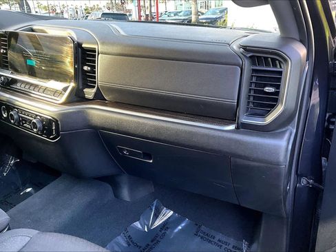 Used 2022 Chevrolet Silverado 1500 LT image 18