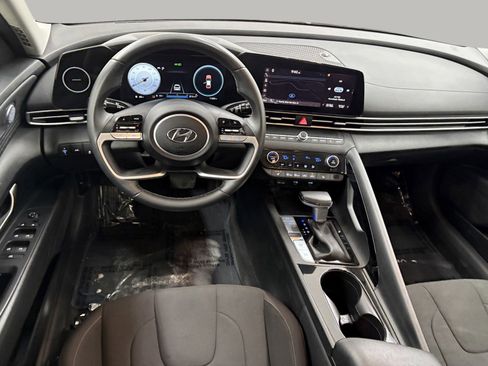 Used 2023 Hyundai Elantra SEL w/ Convenience Package image 10