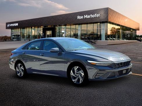 New 2026 Hyundai Elantra Limited FWD image 10