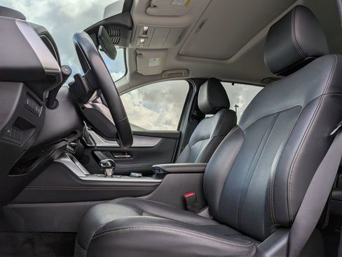 Used 2024 MAZDA CX-90 3.3 Turbo w/ Preferred Plus image 13