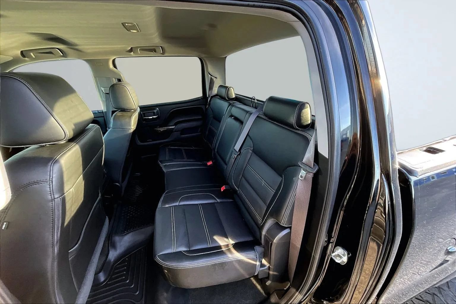 Used 2016 GMC Sierra 3500 Denali w/ Snow Plow Prep Package AWD/4WD image 27