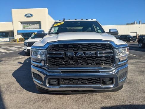 Used 2020 RAM 2500 Tradesman w/ Chrome Appearance Group image 9
