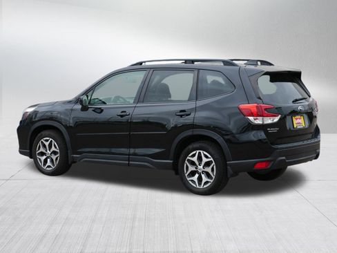 Used 2019 Subaru Forester Premium AWD/4WD image 5