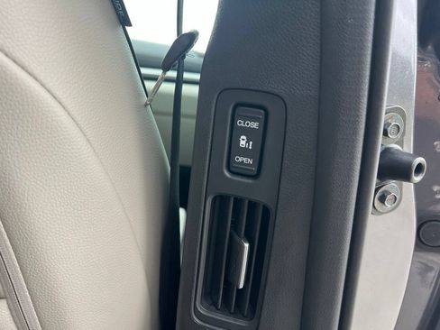Used 2025 Honda Odyssey Touring image 27
