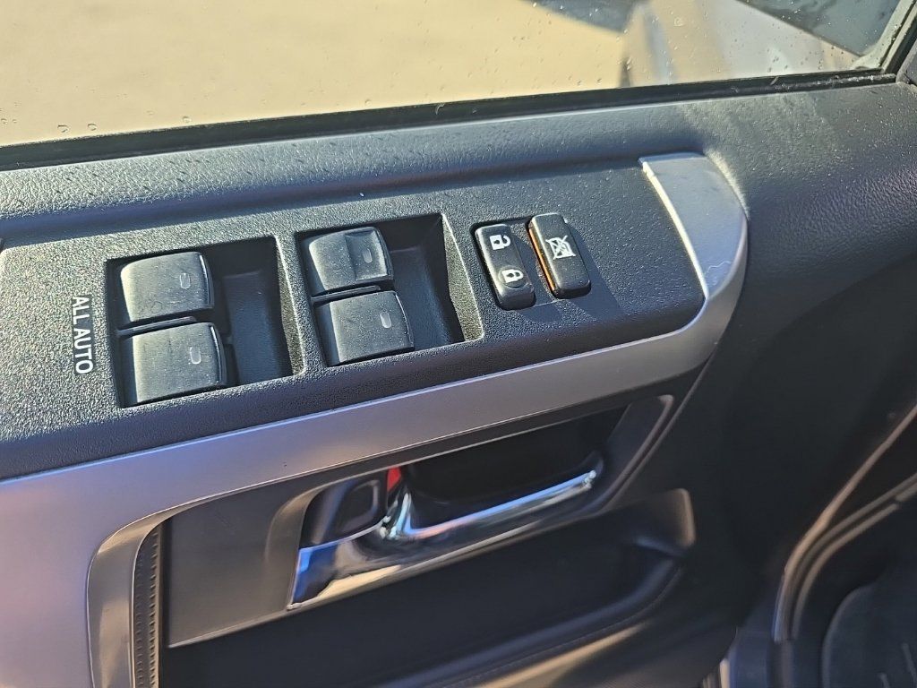 Used 2019 Toyota 4Runner SR5 AWD/4WD image 7
