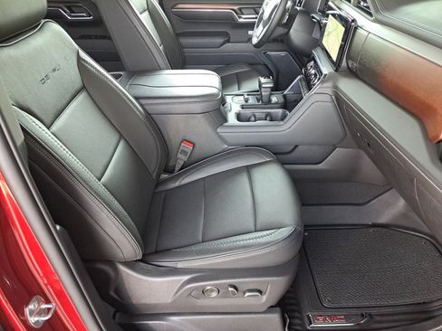 Used 2024 GMC Sierra 1500 Denali w/ Denali Reserve Package AWD/4WD image 15