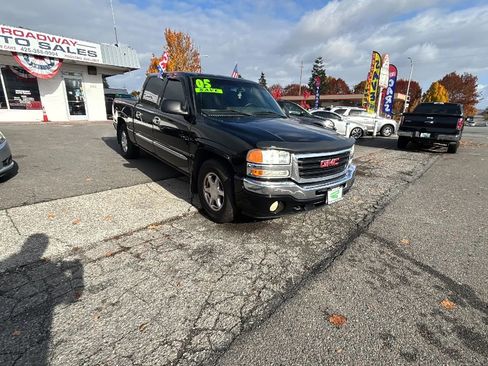 Used 2005 GMC Sierra 1500 SLE w/ Light Duty Power Package image 3