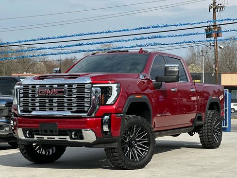 Used 2024 GMC Sierra 2500 Denali w/ Denali Reserve Package AWD/4WD image 3