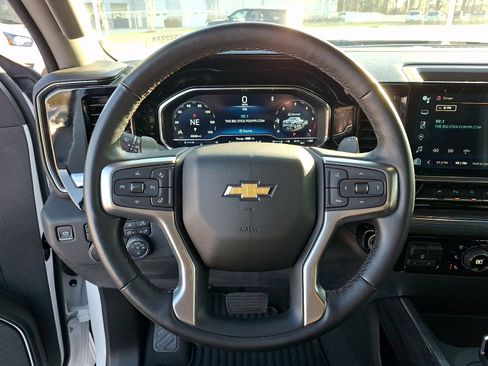 Used 2023 Chevrolet Silverado 1500 LTZ w/ Z71 Off-Road Package image 18