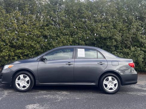 Used 2013 Toyota Corolla LE Special Edition image 4