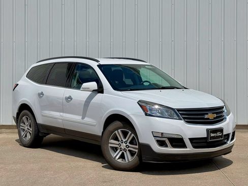 Used 2017 Chevrolet Traverse LT FWD image 8
