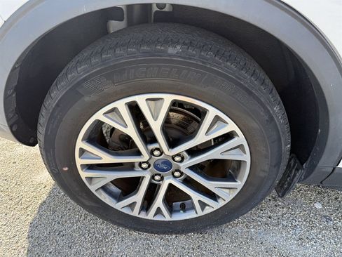 Used 2022 Ford Escape SEL FWD image 10