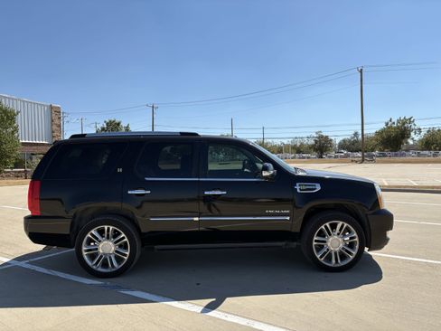Used 2013 Cadillac Escalade Platinum image 6