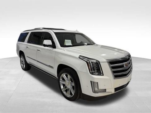 Used 2019 Cadillac Escalade ESV Premium Luxury AWD/4WD image 3