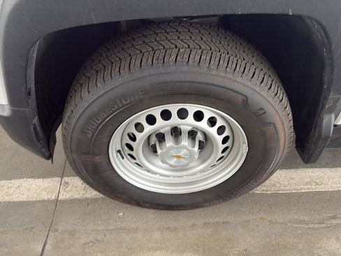 Used 2024 Chevrolet Silverado EV W/T image 8