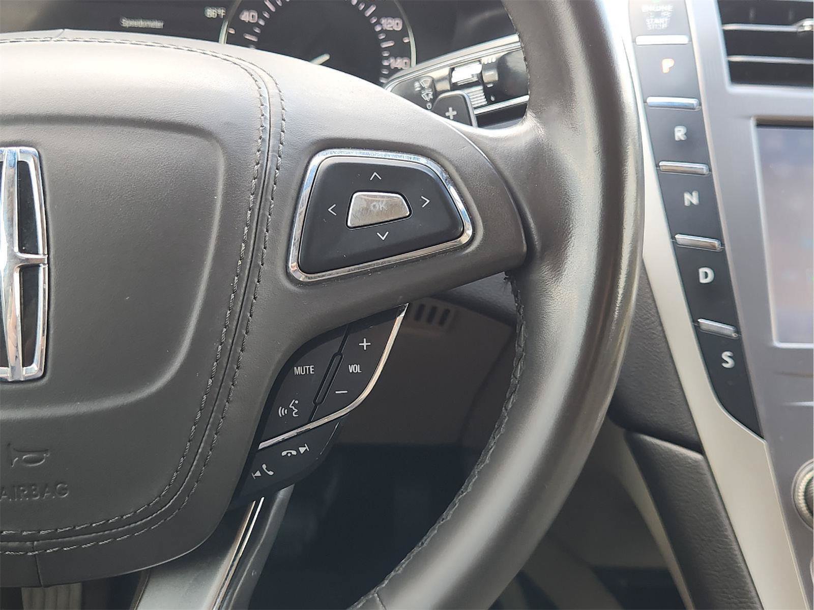 Used 2020 Lincoln MKZ w/ Convenience Package FWD image 30