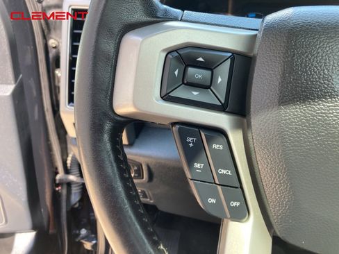 Used 2022 Ford F250 Lariat w/ Black Appearance Pkg AWD/4WD image 11