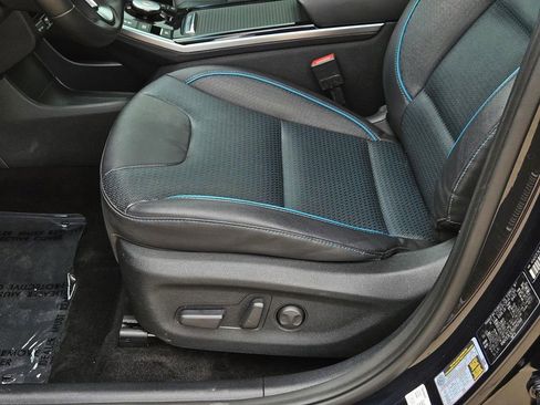 Used 2022 Kia Niro EX Premium image 25