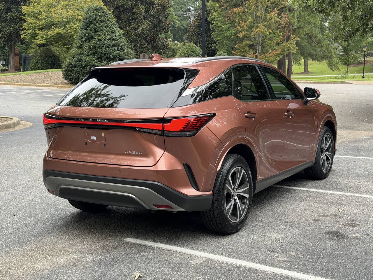 Used 2024 Lexus RX 350 Premium w/ Accessory Package (Z1) FWD image 5