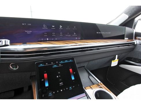 New 2026 Cadillac Escalade Platinum Sport w/ LPO, ONYX Package AWD/4WD image 17
