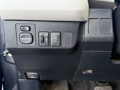 Used 2015 Toyota RAV4 LE image 11