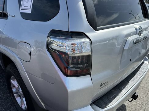 Used 2019 Toyota 4Runner SR5 AWD/4WD image 11
