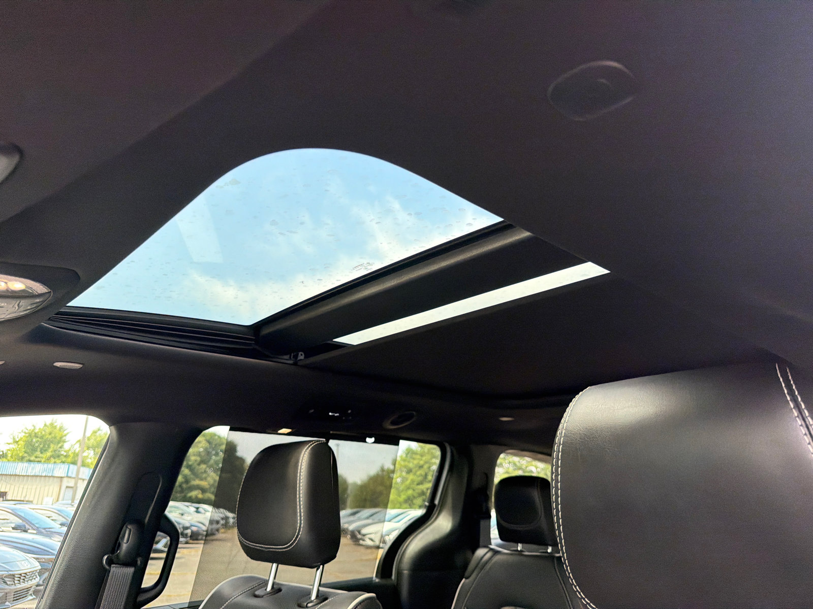 Used 2026 Chrysler Pacifica Limited FWD image 33