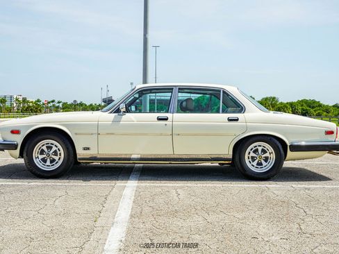 Used 1987 Jaguar XJ6 RWD image 3
