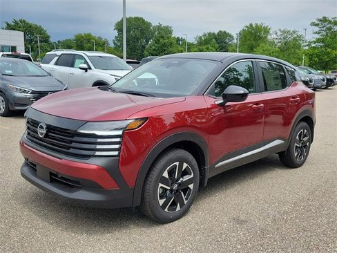 New 2025 Nissan Kicks SV image 2