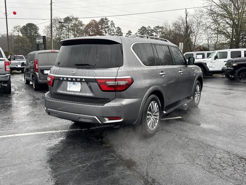 Used 2022 Nissan Armada SV w/ SV Appearance Package image 5