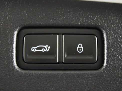 Used 2025 Genesis GV70 2.5T image 13