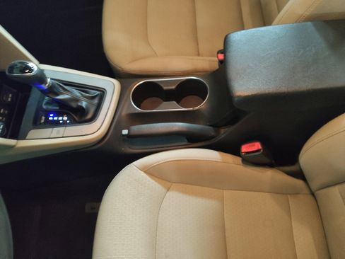 Used 2017 Hyundai Elantra SE FWD image 26