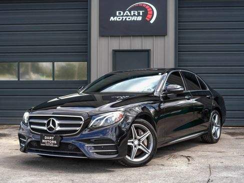 Used 2017 Mercedes-Benz E 300 4MATIC image 3