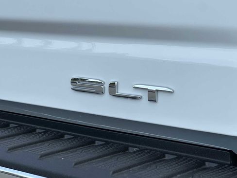 New 2025 GMC Sierra 3500 SLT w/ SLT Convenience Package image 17