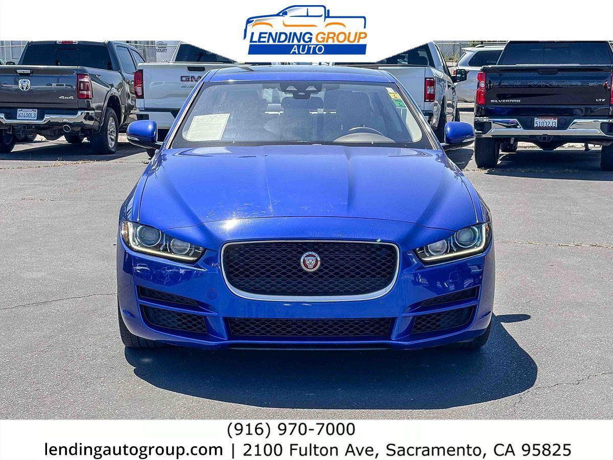 Used 2017 Jaguar XE Premium RWD image 6