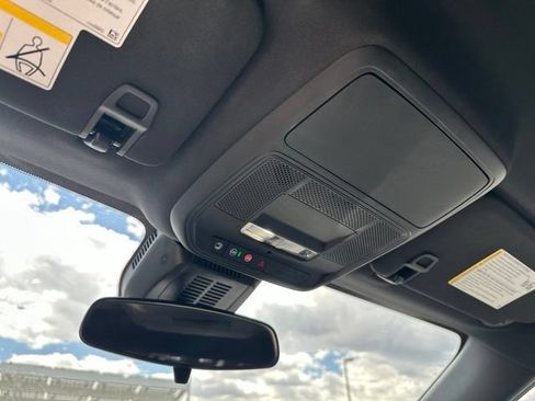 Used 2026 Chevrolet Equinox LT AWD/4WD image 26