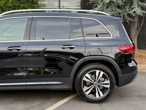 Used 2024 Mercedes-Benz GLB 250 4MATIC image 11