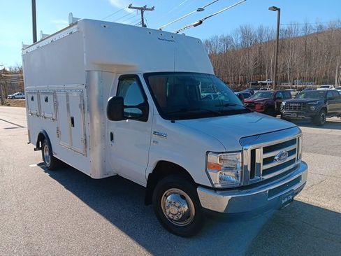 Used 2017 Ford E-350 and Econoline 350 Super Duty image 24